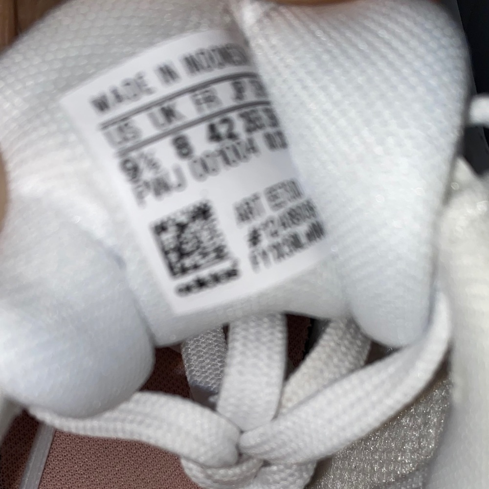 SOLD🛑adidas Advantage Base Women’s White Shoes - Picture 7 of 8